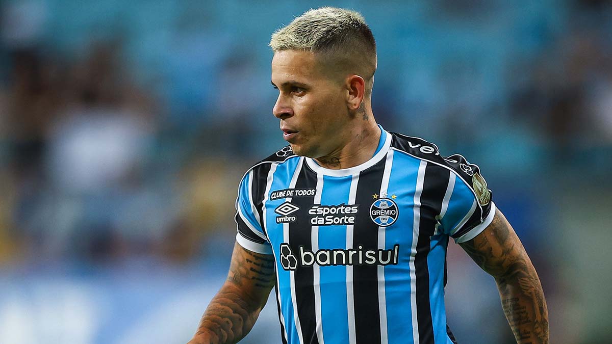 Grêmio confirma grave lesão de Soteldo