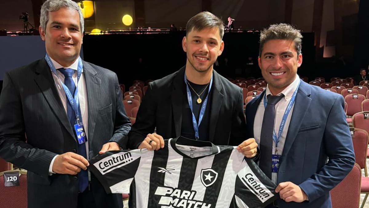 Botafogo anuncia contratação de Óscar Romero