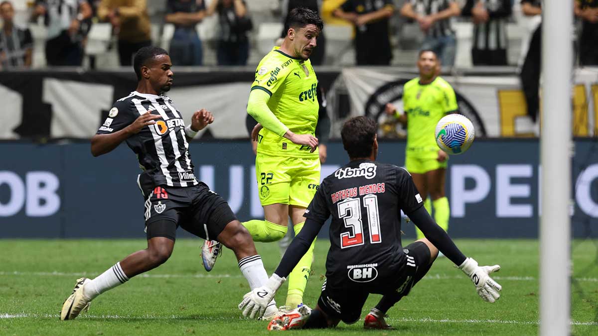 O Palmeiras goleou o Atlético-MG por 4 a 0 na Arena MRV, pela 9ª rodada do Campeonato Brasileiro: veja gols e melhores momentos.