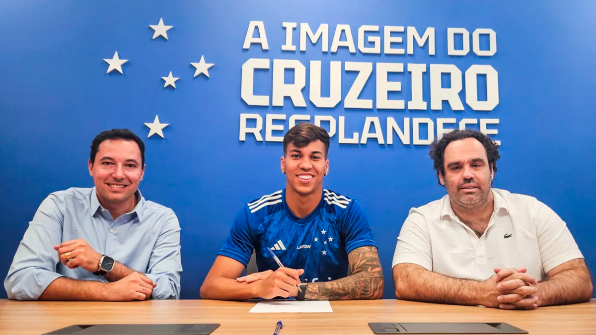 O Santos notificou oficialmente o Cruzeiro e a Juventus, da Itália, sobre a negociação envolvendo o atacante Kaio Jorge; saiba mais!